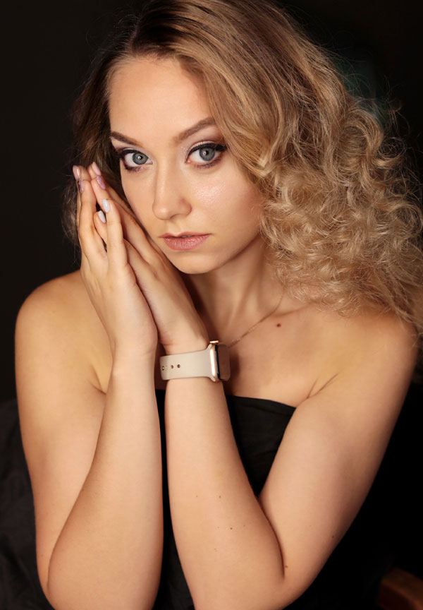 Елена Каяджи